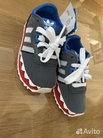 Детские кроссовки Adidas ZX 700 shark I