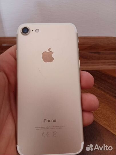 Телефон iPhone 7