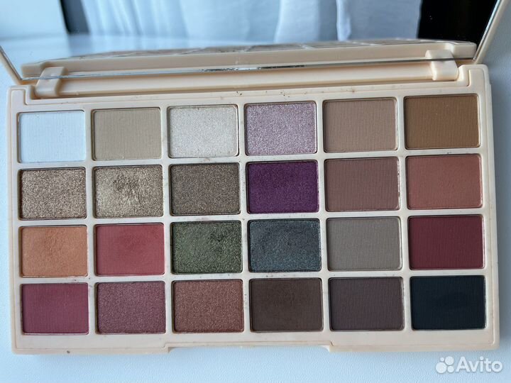 Тени для век Revolution