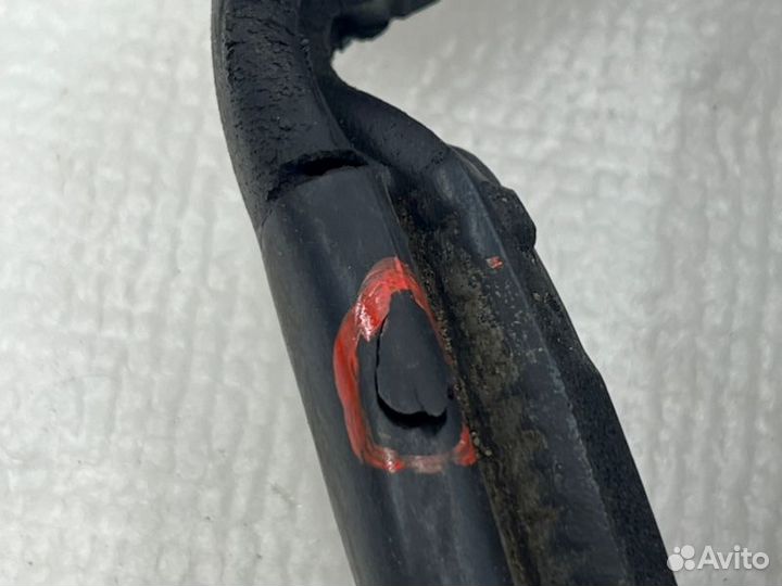 Уплотнитель кузова передний Toyota Camry V70/V75