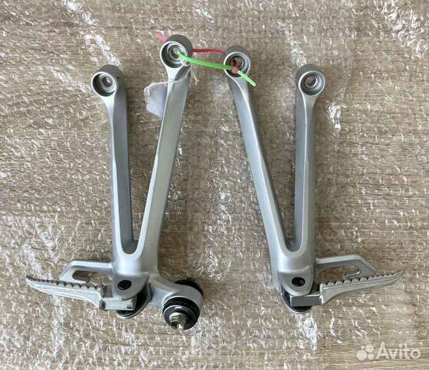 Задние подножки Suzuki GSX-R 600/750 2005 г.в