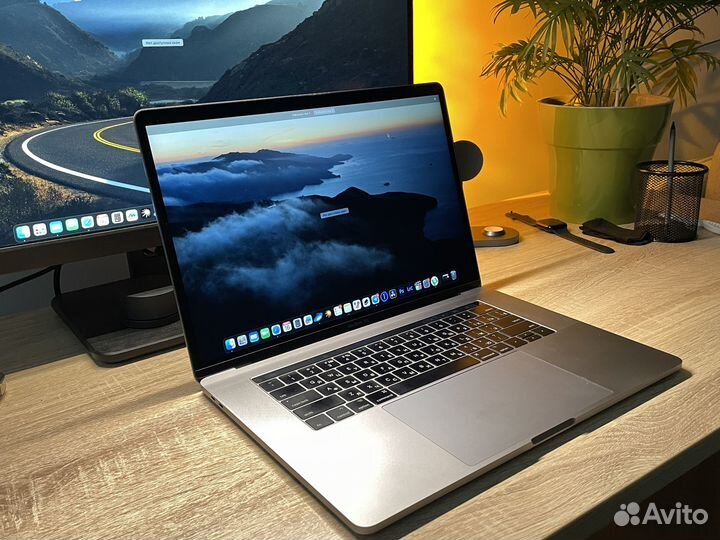 Macbook Pro 15 2017 i7 16gb