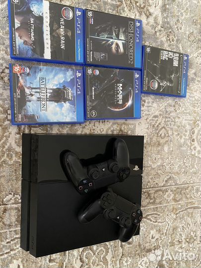 Sony PS4 +2 геймпада+ 5 дисков