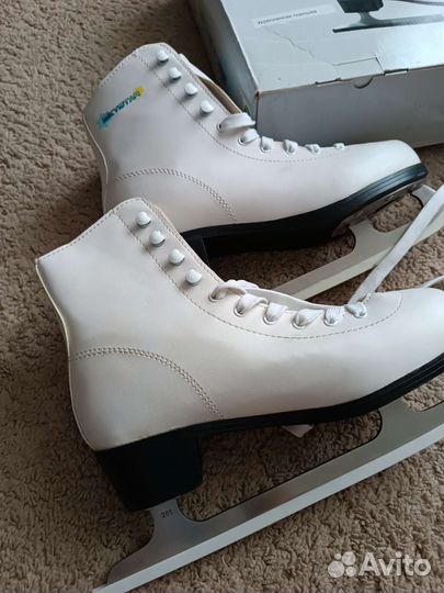 Коньки фигурные женские