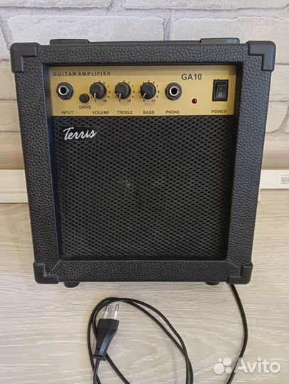 Гитарный комбоусилитель 10вт