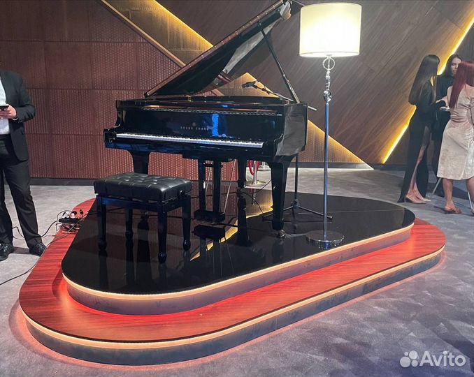 Сцена, подиум бу