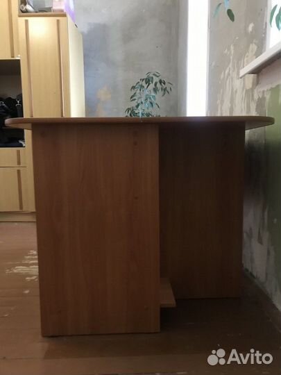 Компьютерный стол бесплатно