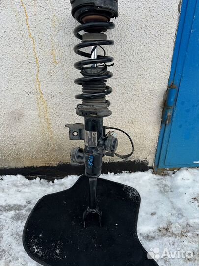 Продам переднюю правую стойку EDC для бмв F10