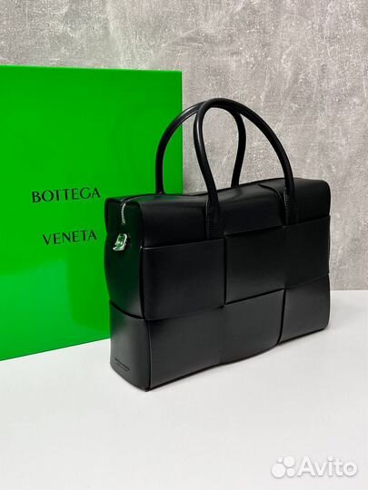 Женская сумка Bottega Veneta Arco Tote на плечо