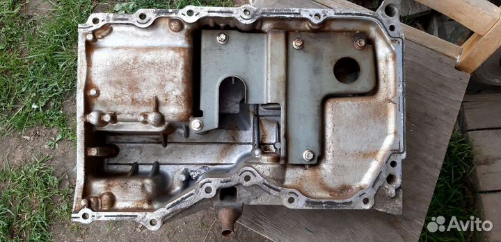 Поддон двигателя Ford C-Max 1.8 qqdb 2008