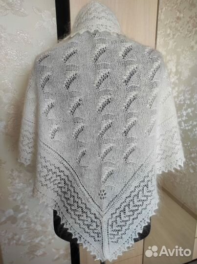 Пуховый платок косынка