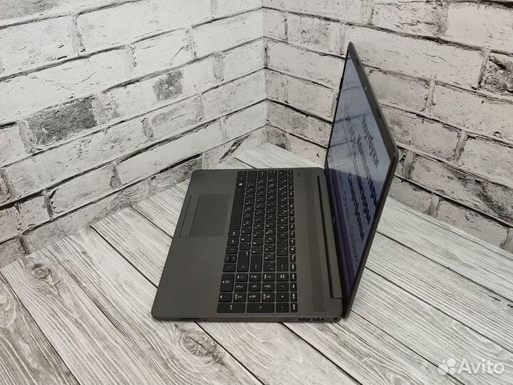 Ноутбук HP 3050U/DDR4-4Gb/SSD-256Gb/15.6