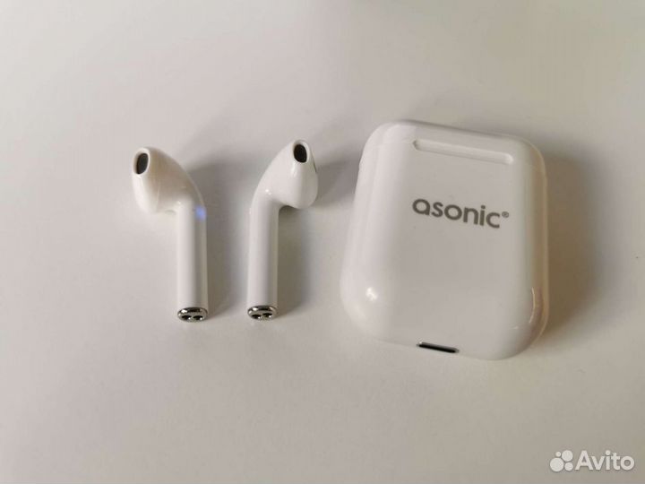 Наушники AirPods