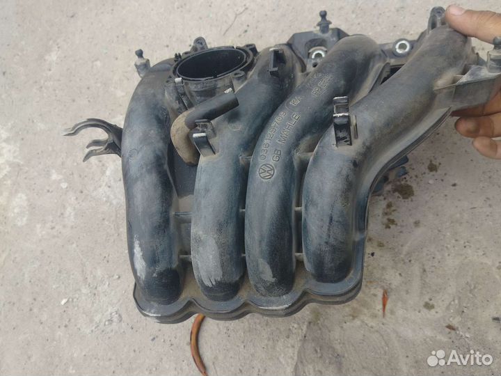 Впускной коллектор Volkswagen Polo Sedan
