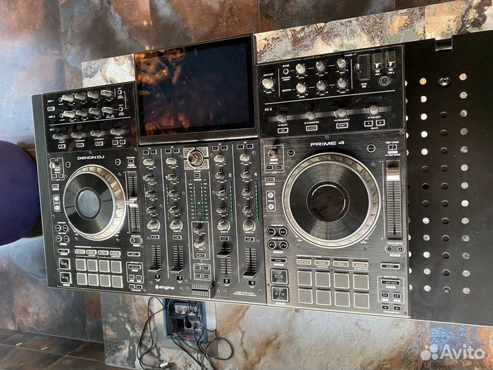 Dj контролер denon prime 4