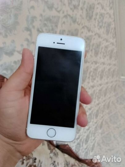 Телефон iPhone 5s