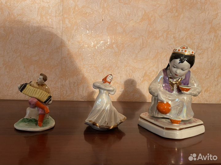 Фарфоровые статуэтки