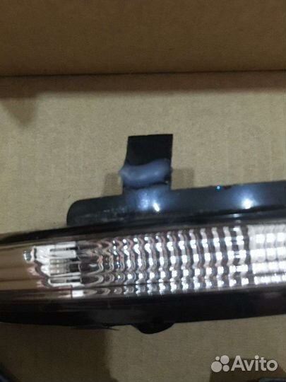 Поворотник в зеркало заднего вида