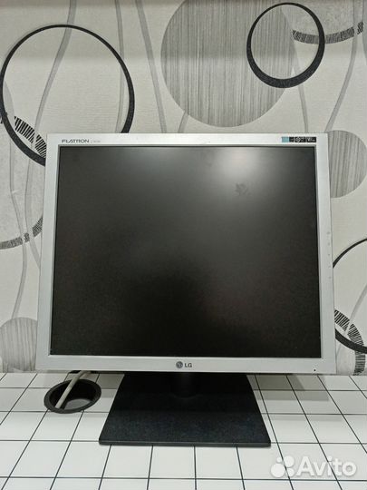 Монитор LG для компьютера