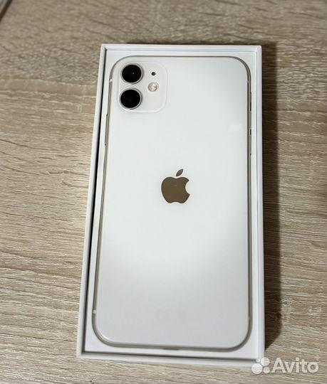 iPhone 11, 64 ГБ