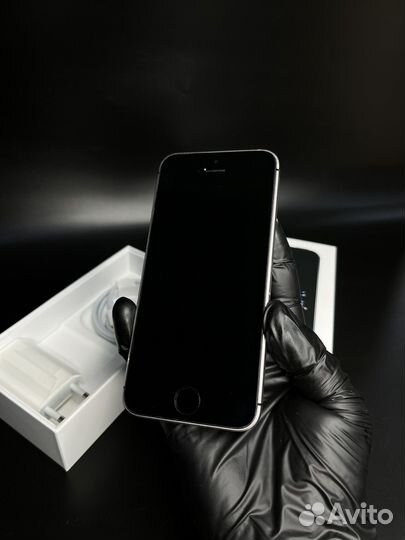 iPhone SE 32gb Space Gray акб 100