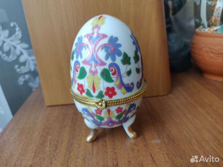 Пасхальное яйцо фарфор