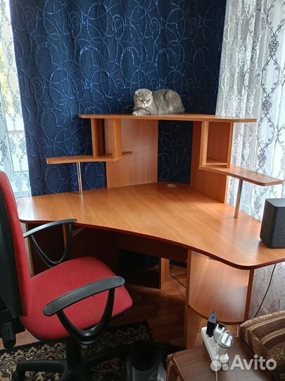 Компьютерный стол