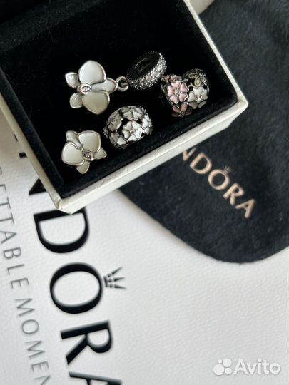 Цветочные шармы орхидея, примулы