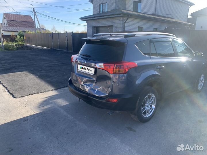 Toyota RAV4 2.0 CVT, 2014, битый, 215 000 км