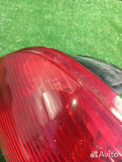 Фонарь задний правый peugeot 206