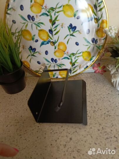 Держатель для телефона и бумаги