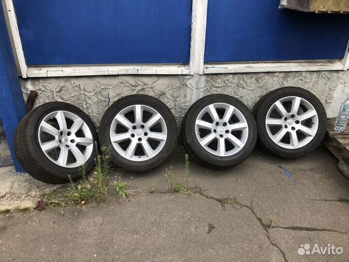 Комплект колес Nissan с резиной dunlop 235/50 ZR17