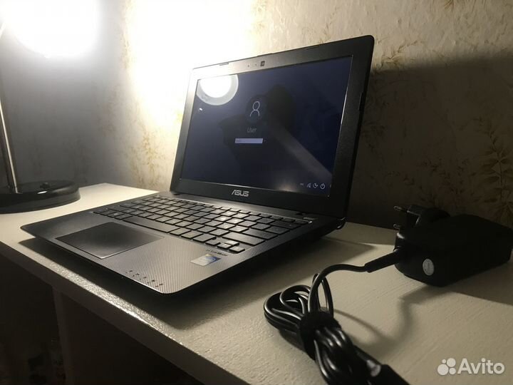 Нетбук asus X200MA