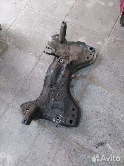 Подрамник Peugeot 206