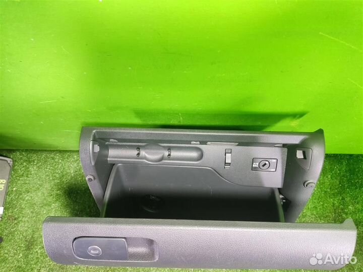 Бардачок (ящик перчаточный) volkswagen Golf Plus