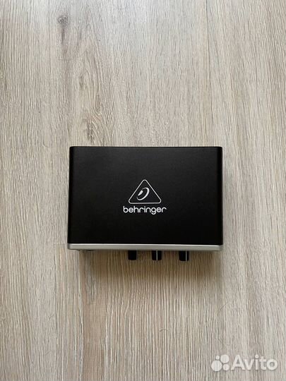 Микрофон AKG p220