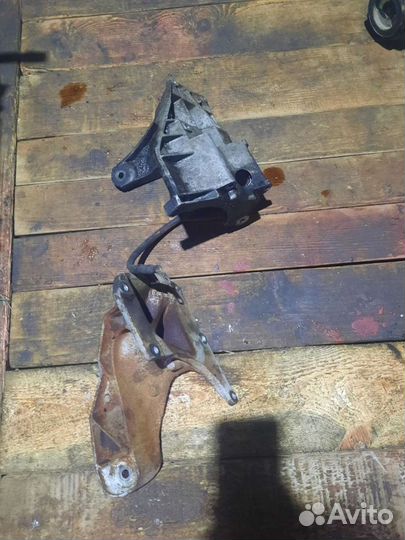 Кронштейн двигателя Bmw X5 E53