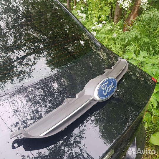 Решетка радиатора Ford Fiesta