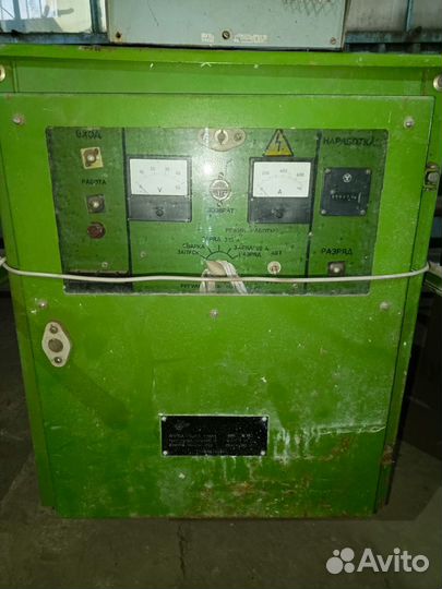 Пускозарядное и сварочное устройство