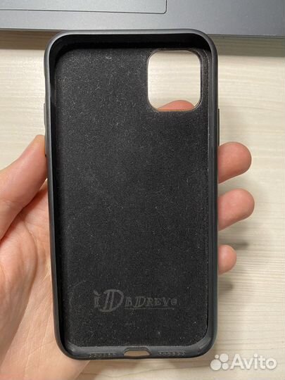 Чехол на iPhone 11
