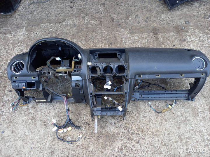 Панель салона (торпедо) передний Mazda 6 GG L8-DE