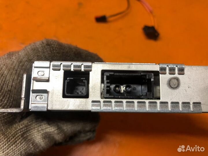 Блок спутникового радио Land Rover Discovery 2008