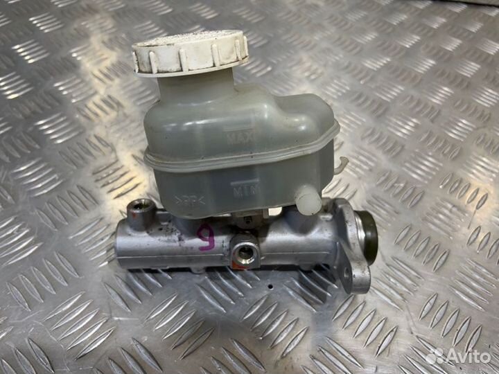 Главный тормозной цилиндр Mitsubishi Lancer 9