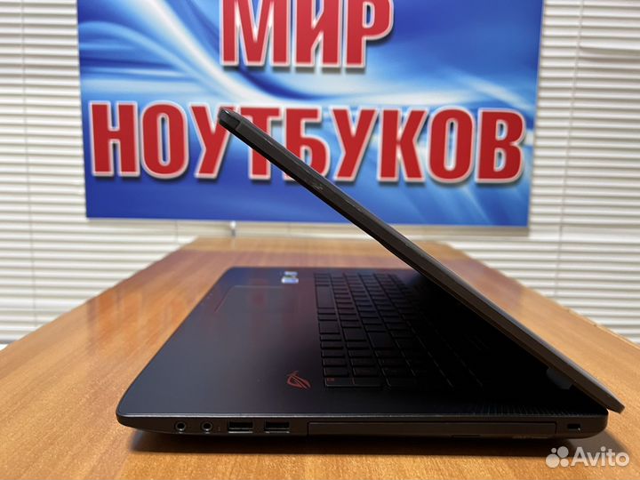 Огромный игровой ноутбук Asus Rog 17 / 16gb