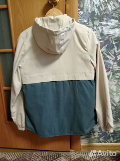 Ветровка женская