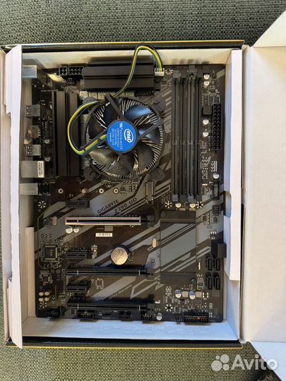 Материнская плата с процессором