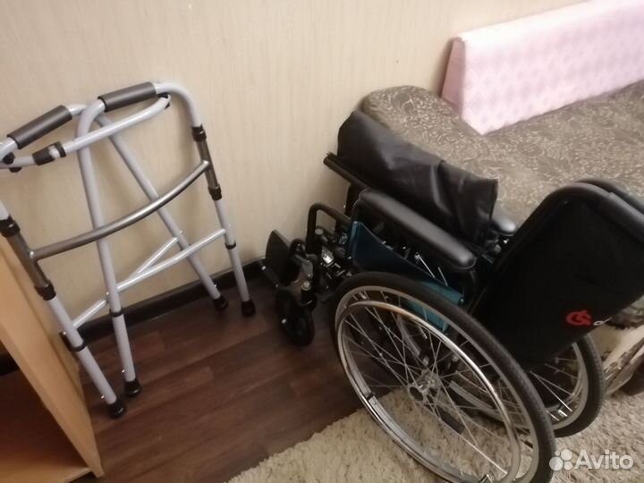 Инвалидная коляска складная бу