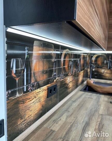 Островная кухня до потолка с рассрочкой