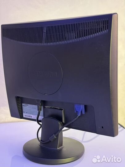 Монитор Samsung SyncMaster 943