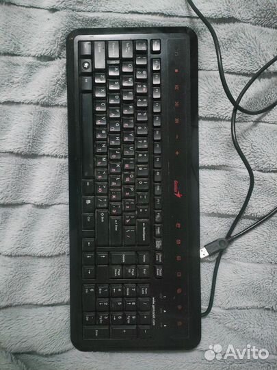 Монитор, клавиатура и колонки